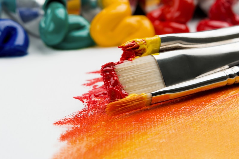 Arts and crafts supplies
